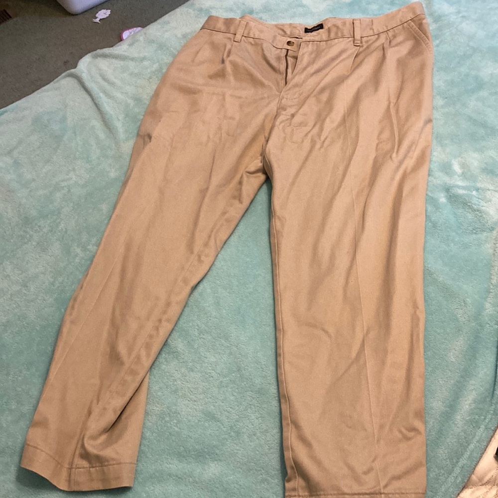 Van Heusen mens khakis